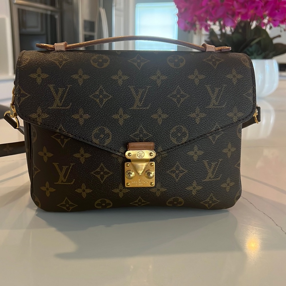 louis vuitton pochette Métis handbag